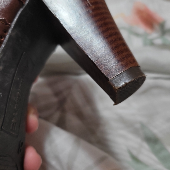 Brown heels size 8 - Picture 5 of 6